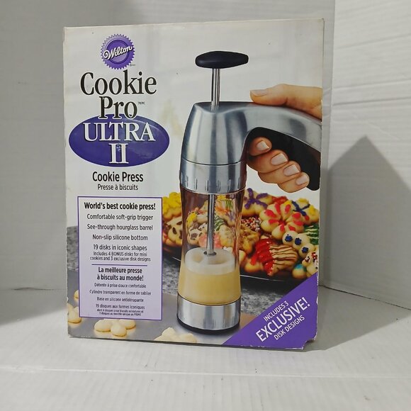 Wilton Cookie Pro Ultra II cookie press set 19 discs. - Picture 1 of 7